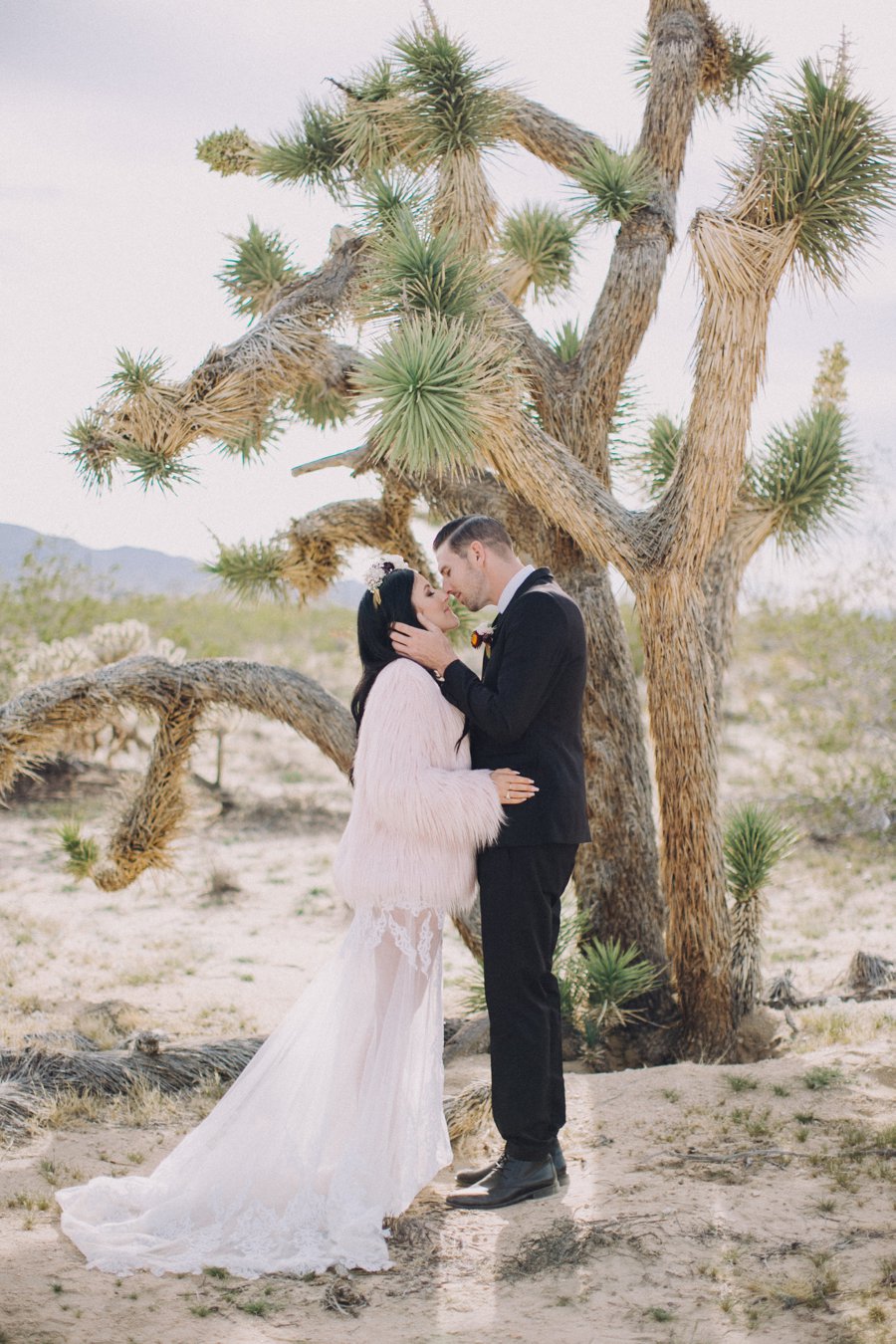 Joshua Tree Wedding // Laura Goldenberger Photography